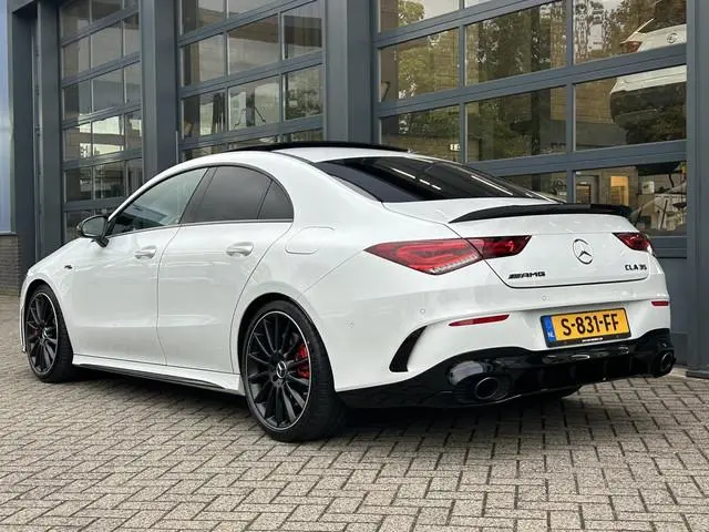 Mercedes-Benz CLA-klasse AMG 35 4MATIC Premium Plus | Panoramadak | MB Dealer onderhouden | Head-Up...
