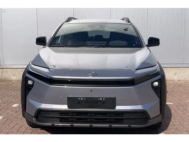 Toyota bZ4X Touring Dynamic Limited Edition 75 kWh / Nu met €3.000,- inruilpremie! / Direct leverbaa...