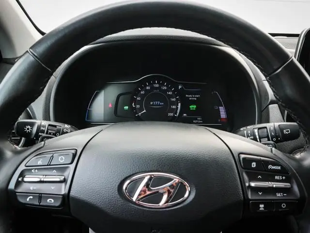 Hyundai Kona EV Fashion 64 kWh | Clima | Cruise | Navi | Pdc | SOH 86,3% | 3 fase lader