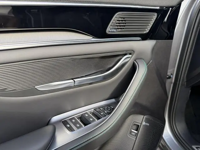 BYD SEAL U