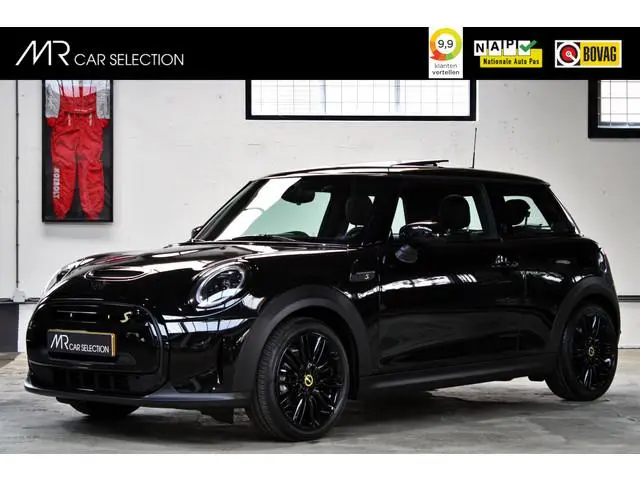 MINI Electric MINI Yours 33 kWh | SOH 97% | Panoramadak | Leder | Stuurwielverwarming