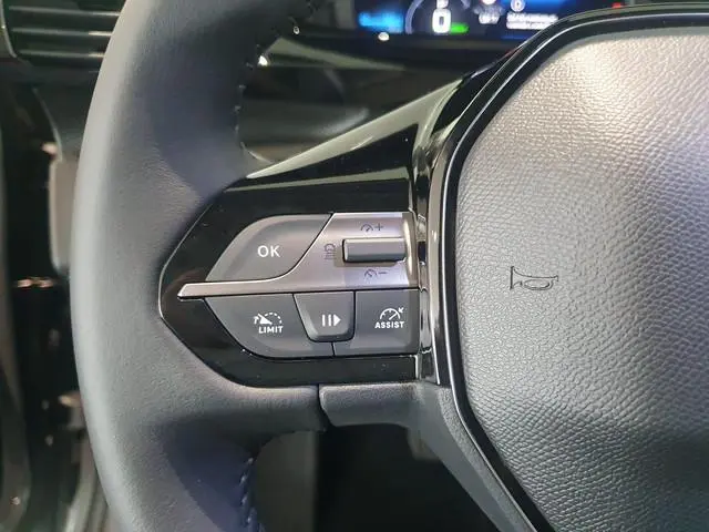 Peugeot e-308