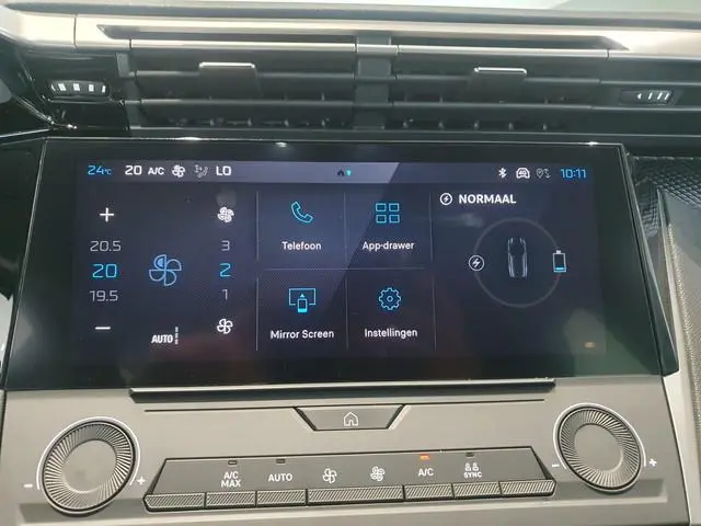 Peugeot e-308