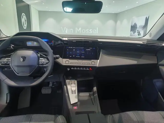 Peugeot e-308