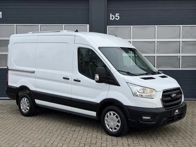 Ford Transit 350 2.0 TDCi 130PK L2H2 / Laadlift / Koeling / NL Auto NAP / Zonnepanelen / Navi / Koel...