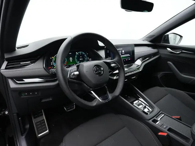 Skoda Octavia Combi 1.4 TSI iV 204 pk PHEV Sportline | Achteruitrijcamera | Stoelverwarming | Carpla...