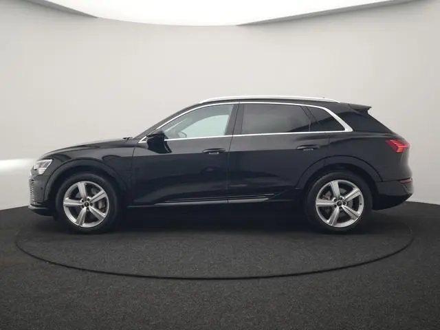 Audi Q8 e-tron 55 Quattro S Line 114 kWh 408pk Dealer O.H. | Trekhaak Afn. | Luchtvering | Adaptive...