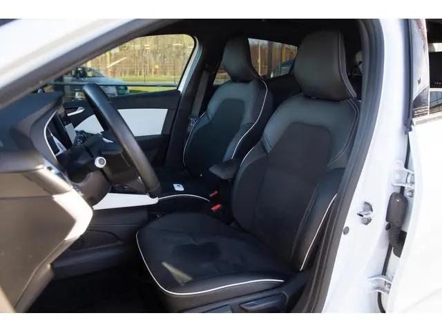 Renault Clio 1.6 E-Tech Hybrid 140 Zen , Carplay, Camera, Keyless entry,
