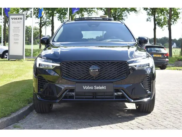 Volvo XC60 T6 350PK AWD Ultra Black Edition | BLIS | HUD | Panodak | Stoelverwarm Voor/Achter | Adap...