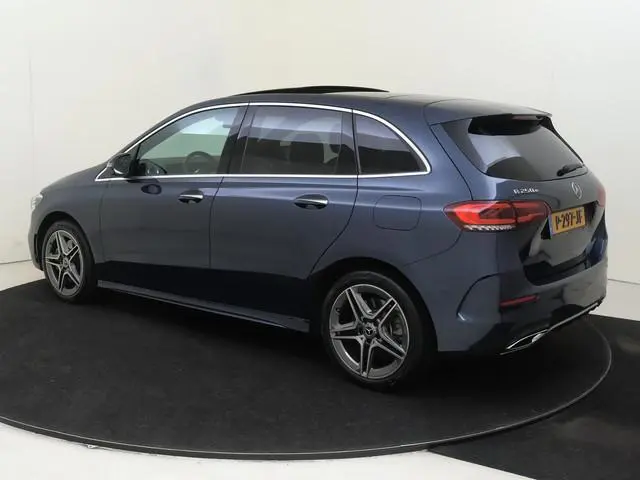 Mercedes-Benz B-klasse 250 e Business Solution AMG / Panorama-dak / Stoelverwarming / Achteruitrijca...