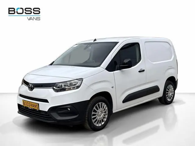 **Benzine** L1 Navigatie Climate control Camera Carplay Cruise control Parkeersensoren v+a Gasoline...