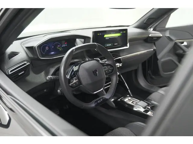 Peugeot 2008 PureTech 130 EAT8 GT | Camera | Apple Carplay | Parkeersensoren | 17 Inch Lichtmetalen...