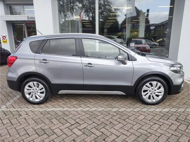 Suzuki S-Cross