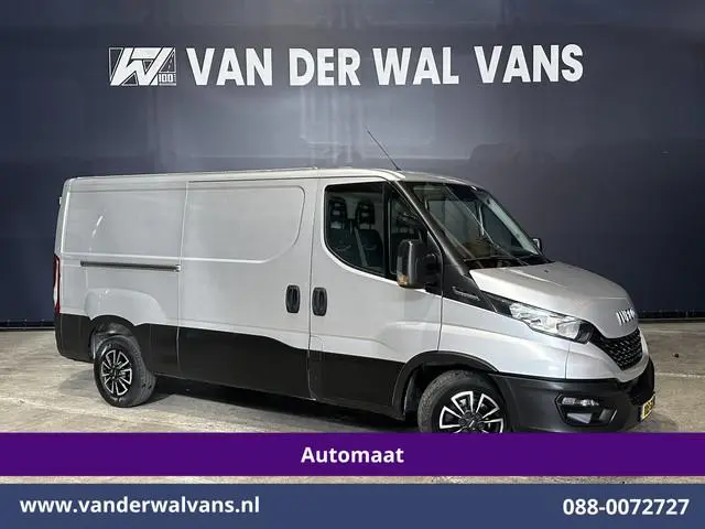 Iveco Daily 35S16V 157pk Automaat 3500kg Trekhaak L2H1 Euro6 Airco | Camera | Navigatie | LM Velgen...