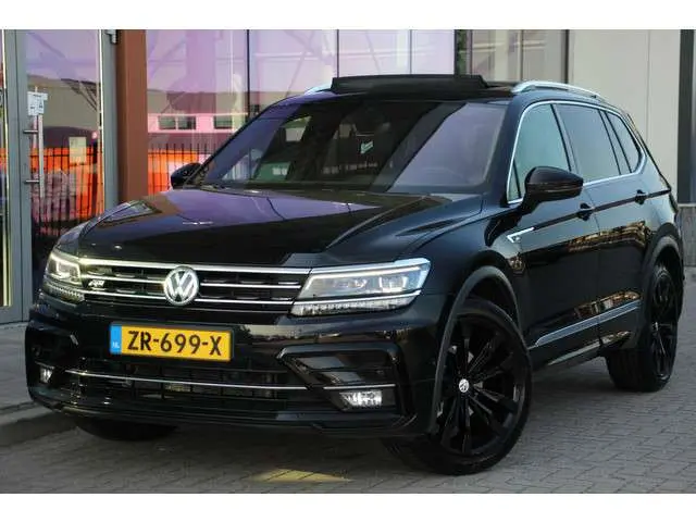 Volkswagen Tiguan Allspace 1.5 TSI Highline R-Line 7p. Pano | ACC | EL.Trekhaak
