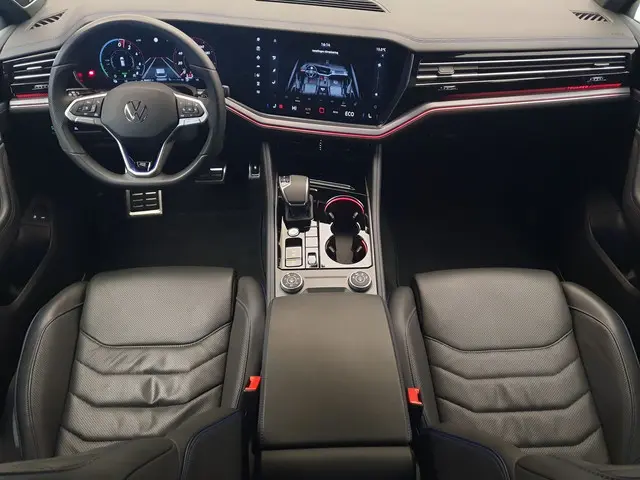 Volkswagen Touareg 3.0 TSi eHybrid 463 PK 4MOTION R Panoramadak, Trekhaak, Head Up, Massage