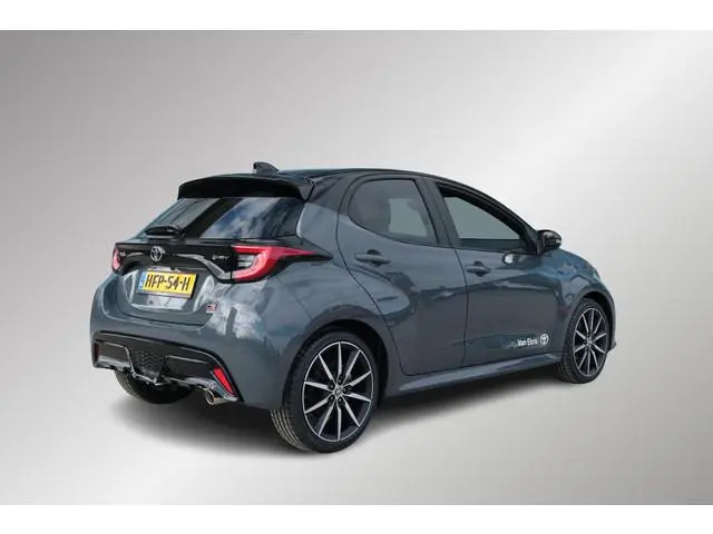 Toyota Yaris 1.5 Hybrid 130 GR Sport, Face lift, Pano-dak, JBL , BSM, Stuur- stoelverwarming
