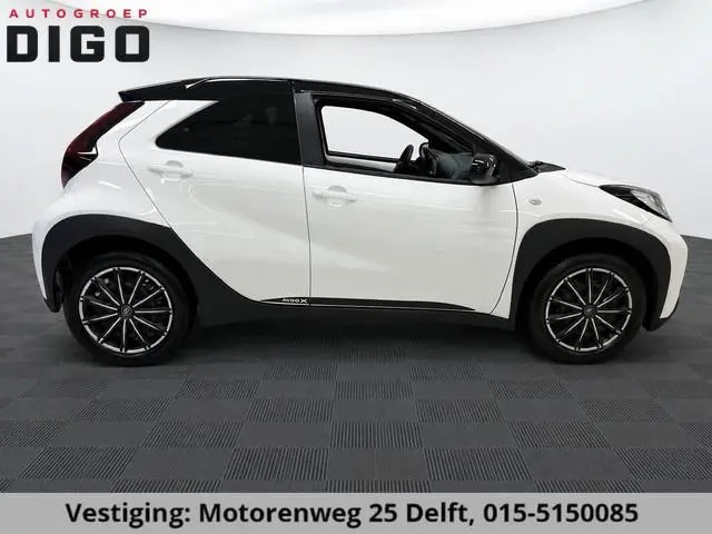 Toyota Aygo X 1.0 VVT-i PLAY BLACK & WHITE GARANTIE 2032! CARPLAY NAVI. ADAPTIVE CRUISE.AIRCO