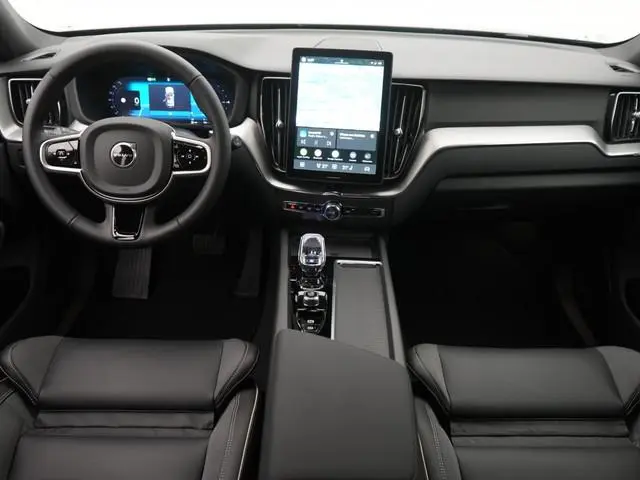 Volvo XC60 T6 Plus Black Edition FACELIFT 350PK | Navi | Leder | Elek. stoelen | 360 camera