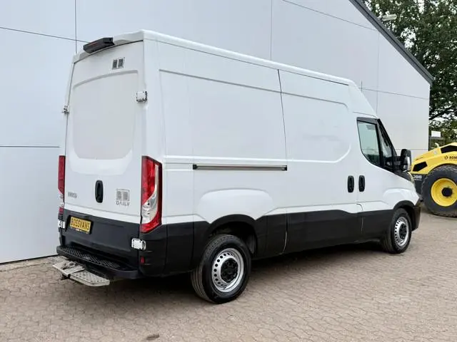 L2H2 Airco Cruise Control 3,5t Trekhaak Kastwand Inbouw