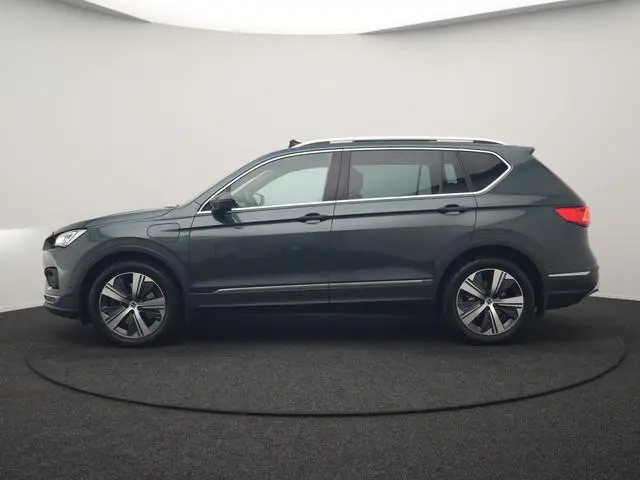 SEAT Tarraco 1.4 TSI e-Hybrid Xcellence PHEV 245pk | Trekhaak Af Fabriek | Panodak | Adaptive Cruise...