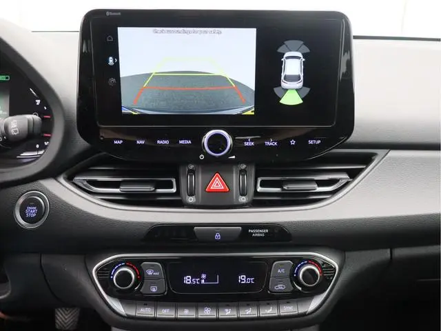 Hyundai i30 Wagon 1.5 T-GDi MHEV Premium/ lage km/ trekhaak afneembaar!