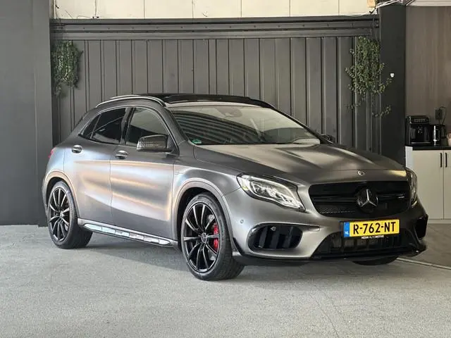 Mercedes-Benz GLA-klasse AMG 45 4MATIC Business | Panoramadak | kuipstoelen | Carplay | Leder | Adap...