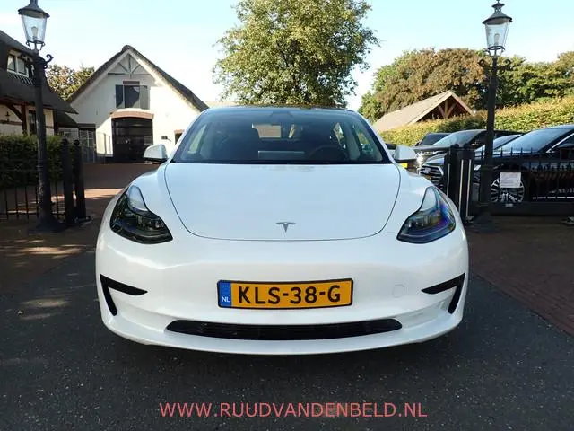 Tesla Model 3 SR+ RWD 60 kWh / SOH 93% / AUTOPILOT / WARMTEPOMP
