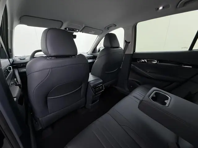 Geely E5