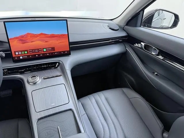 Geely E5