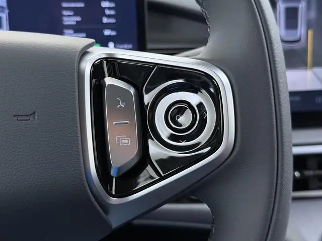 Geely E5