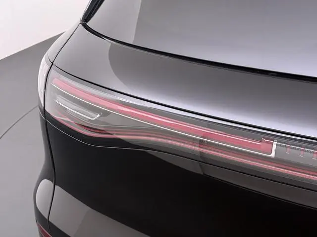 Geely E5
