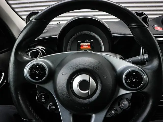 Smart forfour EQ Comfort PLUS 18 kWh | Airco | Cruise | Panoramadak | leer | Stoelverwarming |