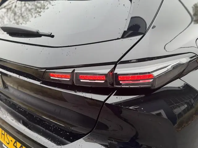 Peugeot e-308