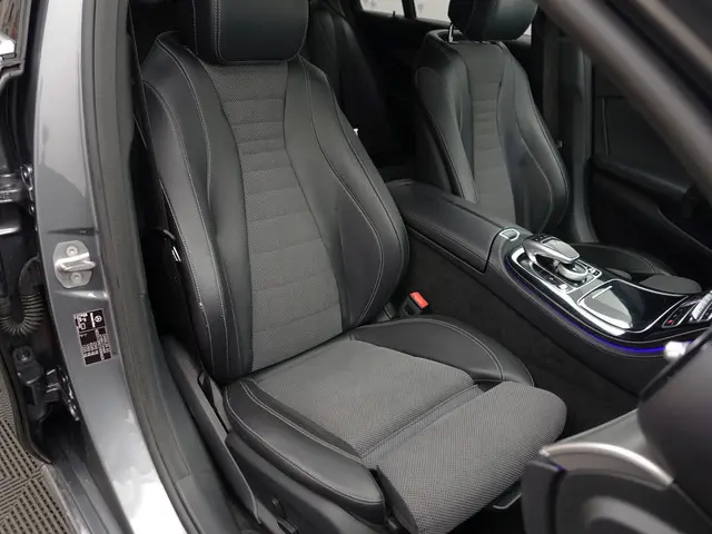Mercedes-Benz E-klasse 200 Prestige Plus Aut- Nap 143dkm, Head Up, 360 Camera, Sfeerverlichting, MBU...