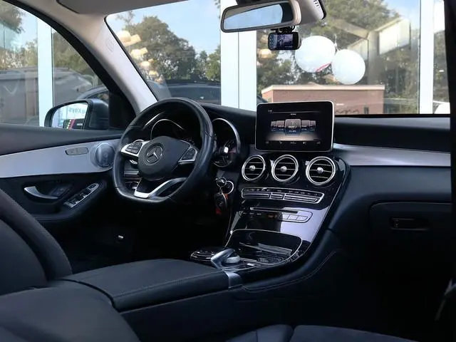 Mercedes-Benz GLC-klasse 250 4MATIC Business Solution AMG Panoramadak