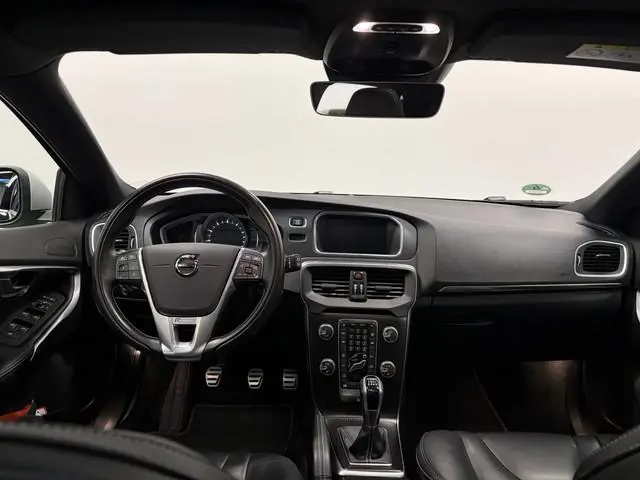 Volvo V40 2.0 T4 190pk BNS Sport R Design Trekhaak 1500kg/ Leer/ Stoelverw./ Pano/ Navi
