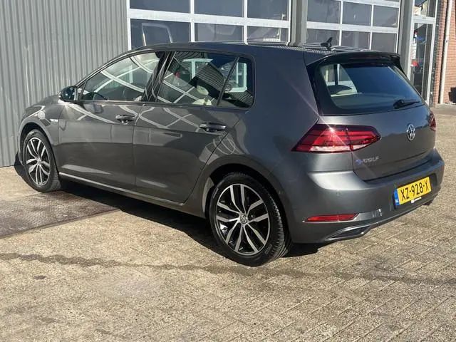 Volkswagen e-Golf 100% Elektrisch Airco Cruise controle Virtual display Navigatiesysteem Stuurwielbe...