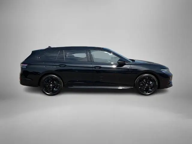 Volkswagen Passat Variant 1.5eHybrid 200kW/272PK R-Line Black Style DSG · Panoramadak · Navigatie ·...