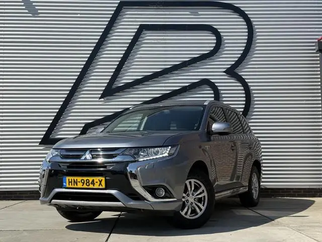 Mitsubishi Outlander 2.0 PHEV Business Edition Navi|Camera|Trekhaak|Clima|Cruise|N.A.P|Dealer Onderh...