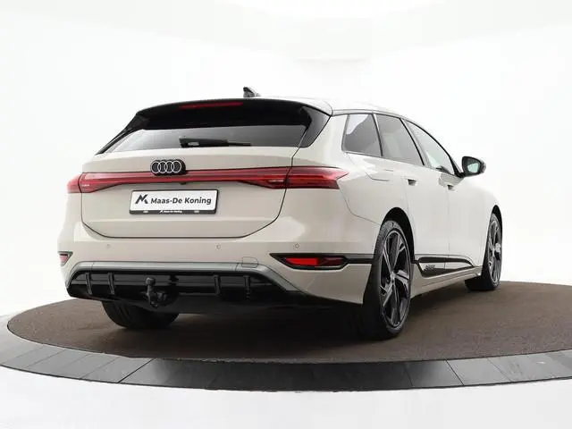 Audi A6 Avant e-tron S edition 286pk 83 kWh · SOH 97,3% · Warmtepomp · Wegklapbare Trekhaak · 360 Ca...