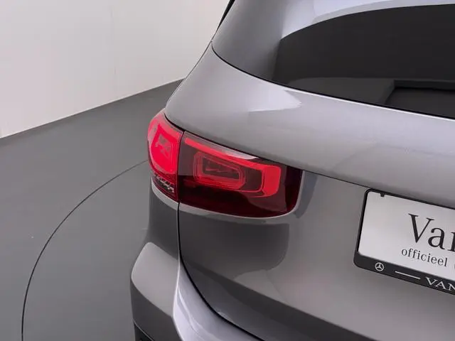 Mercedes-Benz GLB 200 AMG // Trekhaak // 360 Camera // Nightpakket // Carplay // Augmented Reality /...
