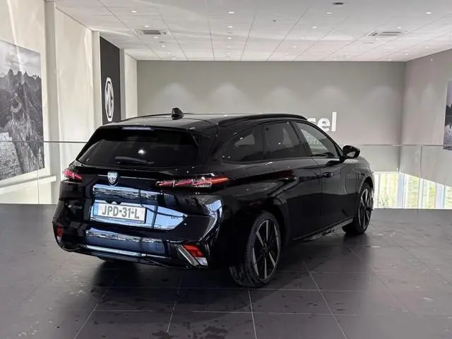 Peugeot e-308