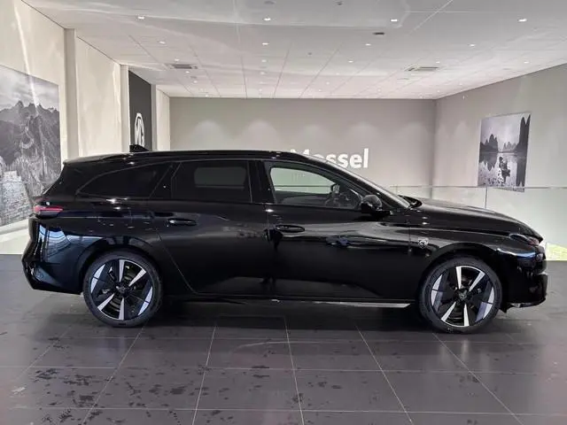 Peugeot e-308