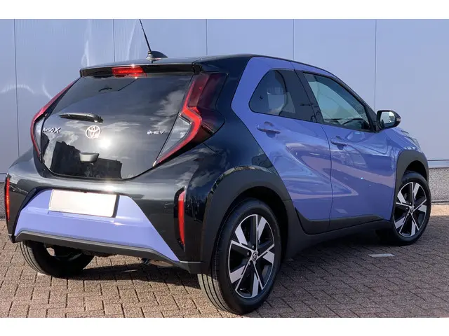 Toyota Aygo X Hybrid 115 pulse | Camera | Carplay | Keyless Start |