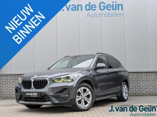BMW X1 xDrive25e High Executive Edition | HUD | Leer | LED | Keyless | 1e Eig