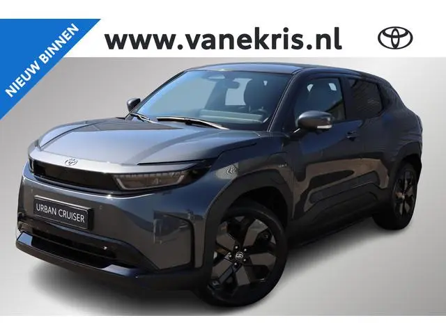 Toyota Urban Cruiser Executive 61 kWh, Direct leverbaar 3000 inruiplremi, JBL, BSM, 360 Camera, Lede...