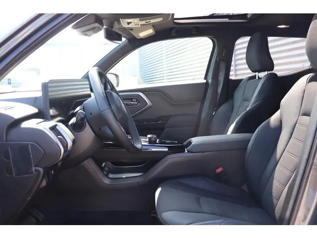 Toyota Urban Cruiser Executive 61 kWh, Direct leverbaar 3000 inruiplremi, JBL, BSM, 360 Camera, Lede...