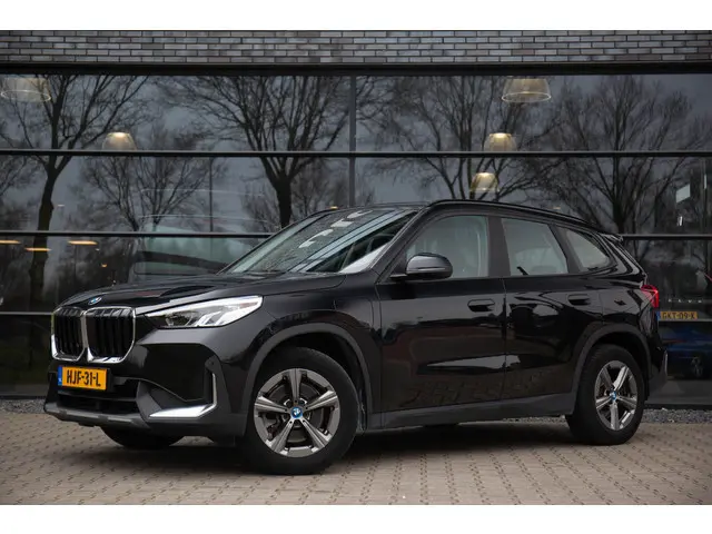 BMW X1 xDrive25e Nieuw model ,  Achterruitrijcamera, Elek. achterklep, 