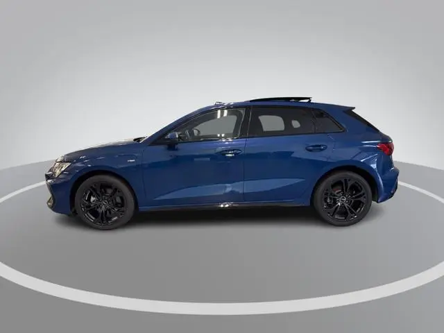 Audi A3 Sportback 40 TFSI e S edition · Panoramadak · Camera · Sonos Sound · Dodehoeksensor · Head-U...
